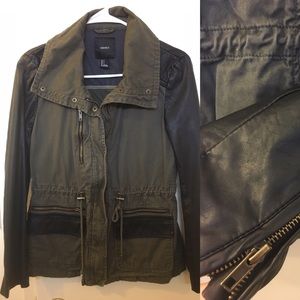 Forever 21 Jacket-- $15 on 🅿️🅿️ if u bundle