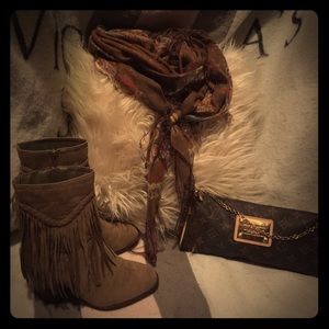 Taupe fringe boots