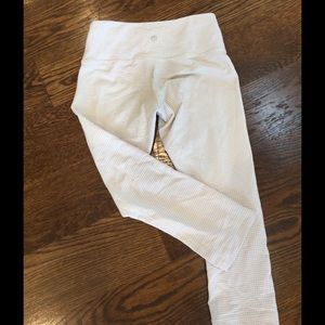 Lululemon cropped joggers