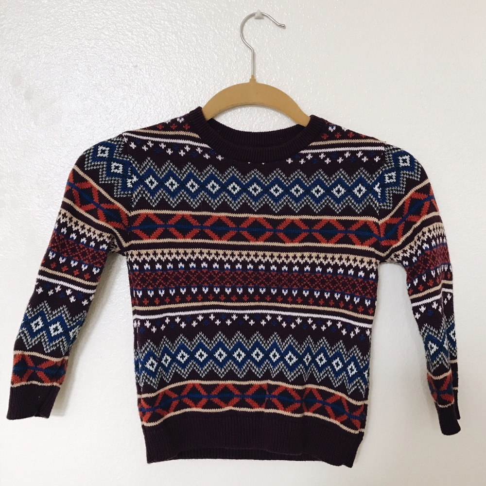 Maroon Pullover Sweater. //