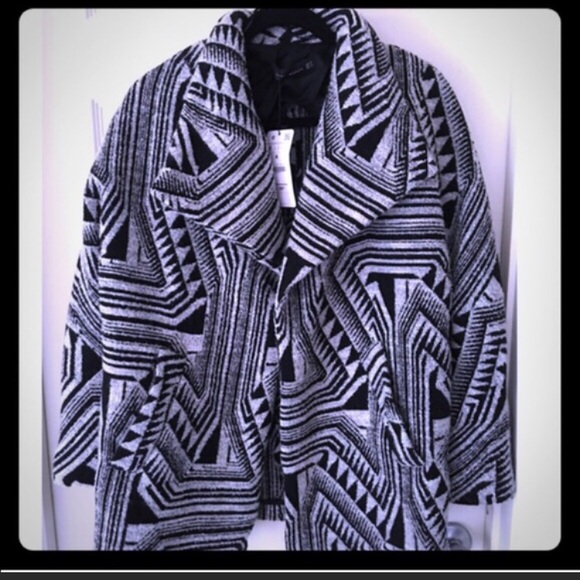Zara 💕 tribal print coat 🧥 host pick! - Picture 1 of 7