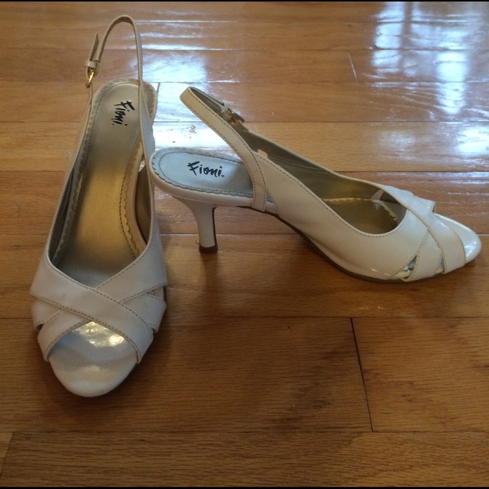 Peeptoe short heels