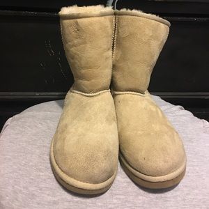 UGGS