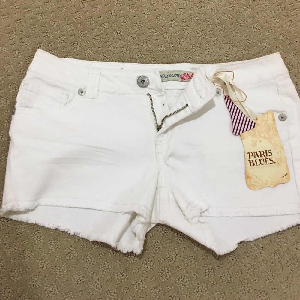 White jean shorts !