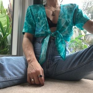 90's cropped tie front top