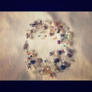 GORGEOUS PEARL AND MULTI-STONE CHOKER