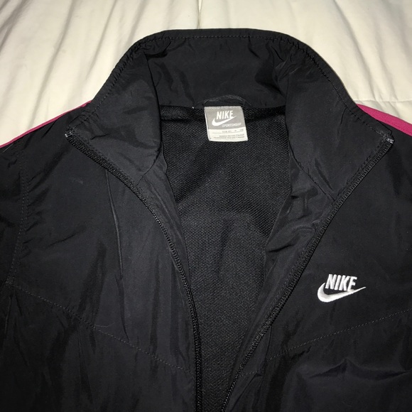 black nike windbreaker with pink stripe - Picture 2 of 4