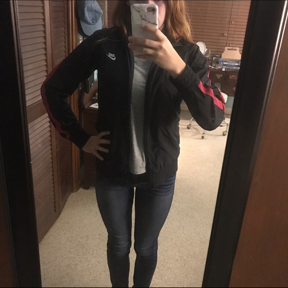 black nike windbreaker with pink stripe - Picture 4 of 4