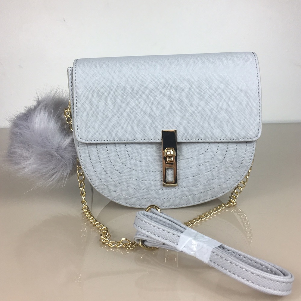 LAST ONE 🎉5🌟Rated BCBG Arrow Cross body Bag - Picture 6 of 9