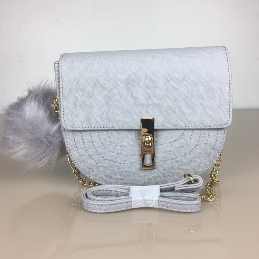 LAST ONE 🎉5🌟Rated BCBG Arrow Cross body Bag - Picture 7 of 9