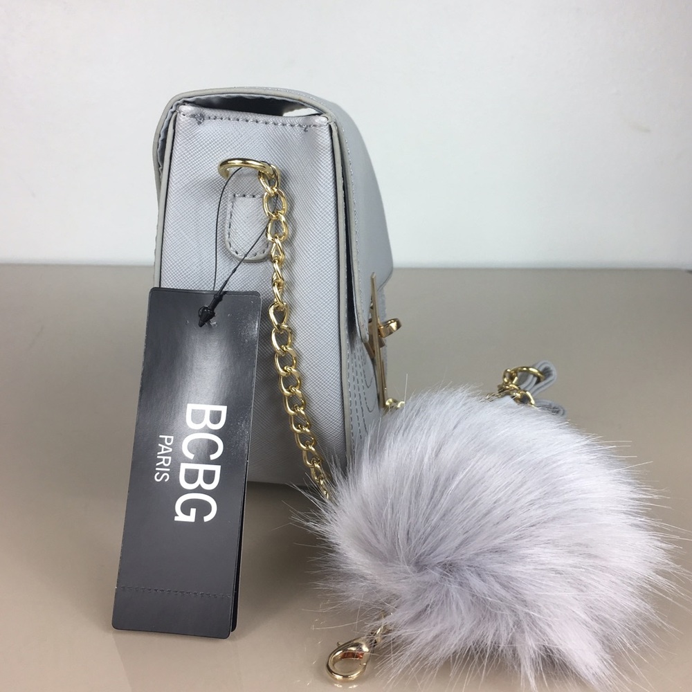 LAST ONE 🎉5🌟Rated BCBG Arrow Cross body Bag - Picture 8 of 9