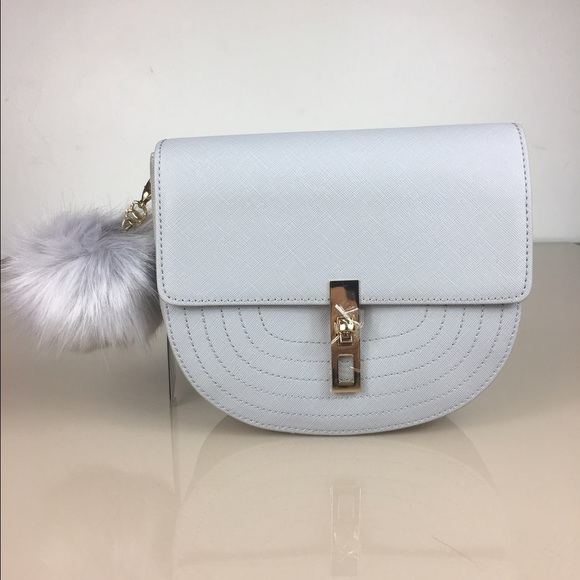 LAST ONE 🎉5🌟Rated BCBG Arrow Cross body Bag - Picture 2 of 9