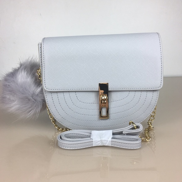 LAST ONE 🎉5🌟Rated BCBG Arrow Cross body Bag - Picture 7 of 9