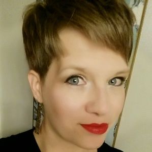 Meet your Posher, Jillian