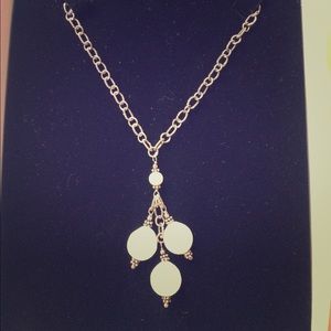GORGEOUS SILVER AND PEARL LONG NECKLACE