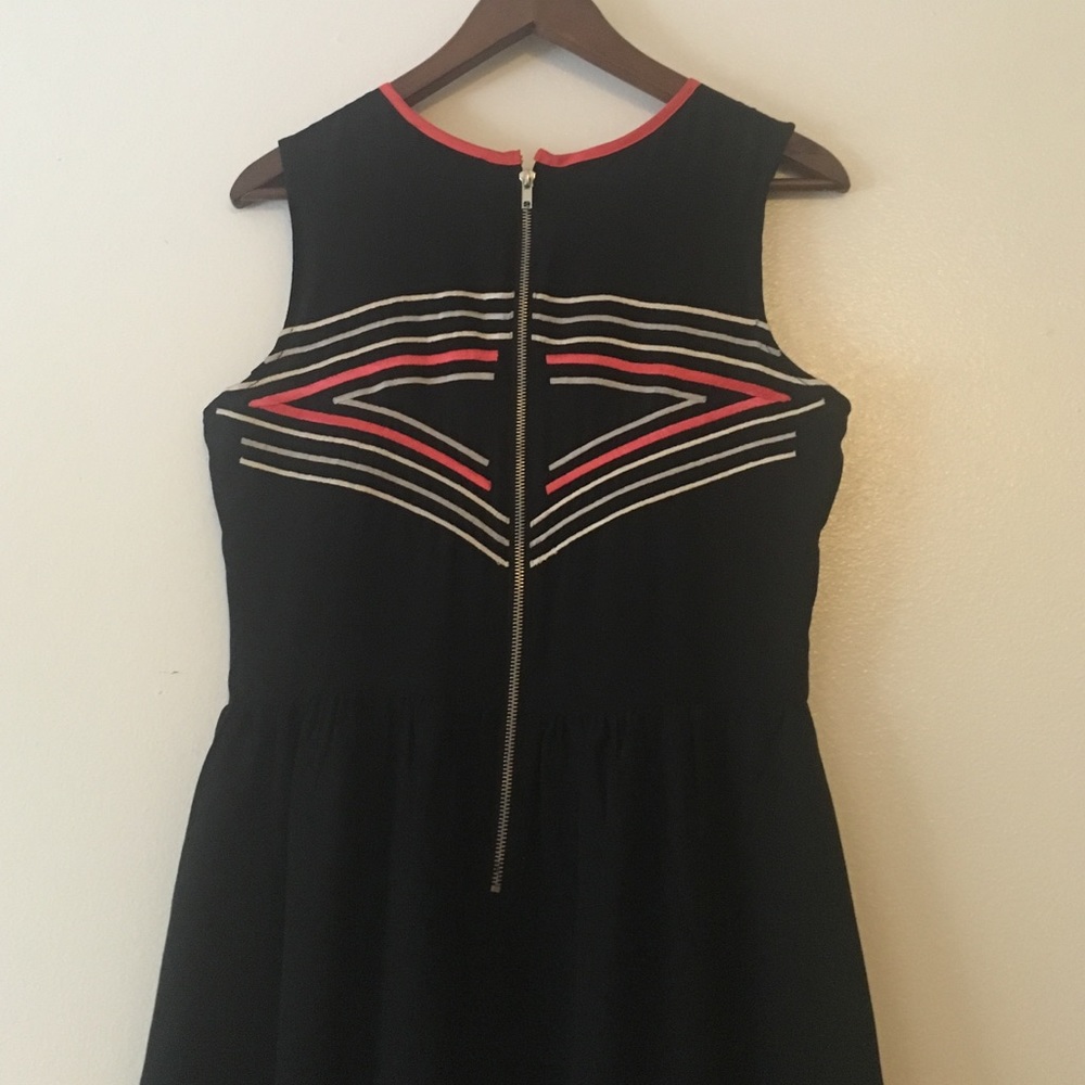 Chloe Oliver embroidered dress - Picture 3 of 4
