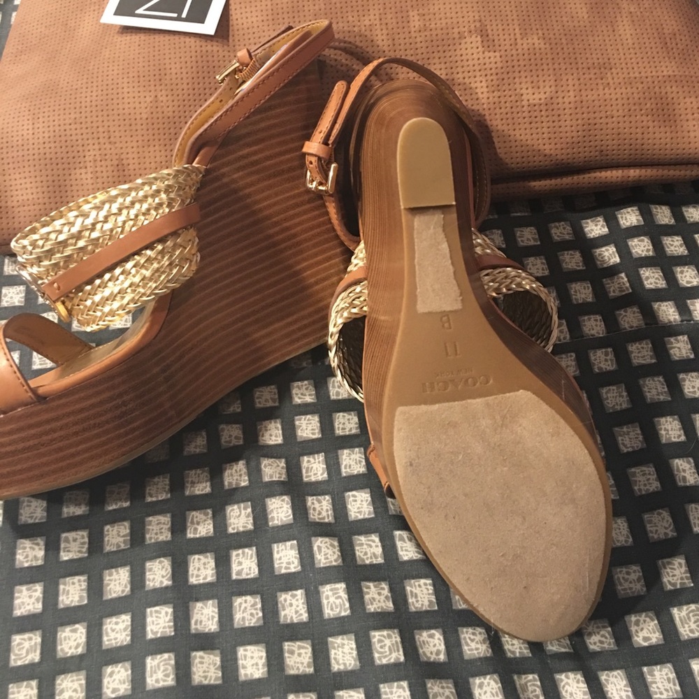 High sandal - Picture 2 of 3