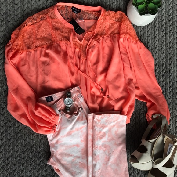 Bebe solid lace Yoke top - Picture 1 of 4