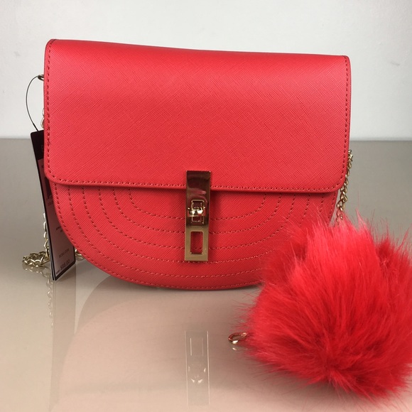 🖤Last one 🖤BCBG Arrow Cross Body Bag - Picture 5 of 8