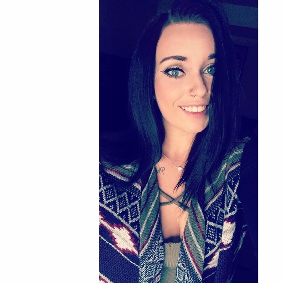 Meet your Posher, Ashley - Picture 1 of 1