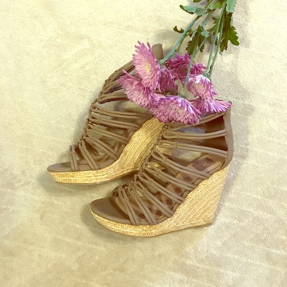 Dolce Vita taupe wedges - Picture 1 of 4