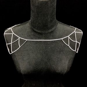 Mirielle (silver shoulder cage)