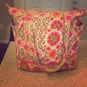 🌸VERA BRADLEY🌸 Tote with all around pockets