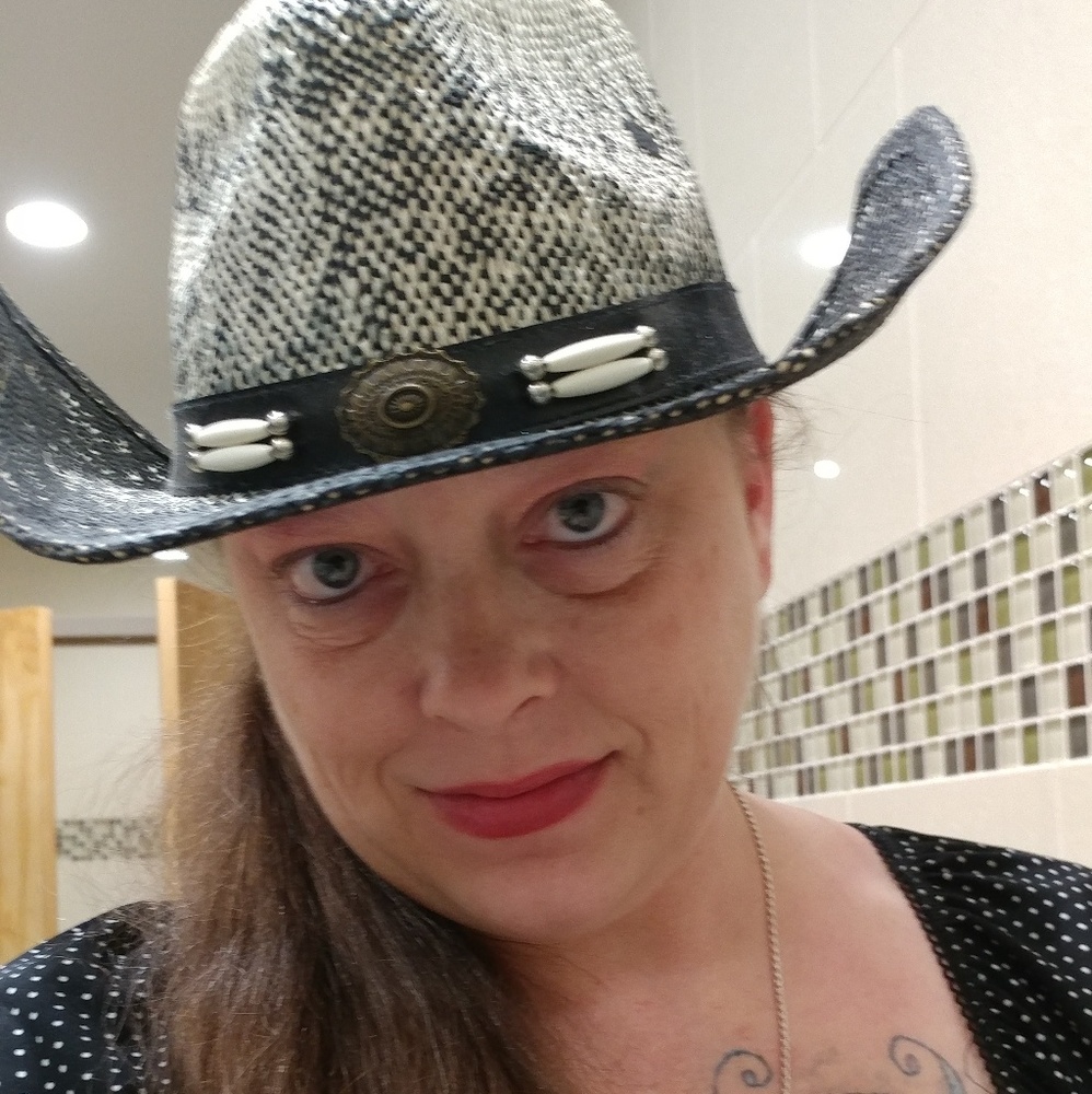 Meet your Posher, Dolly