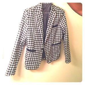 This is a Fit coat from Kayalum New & fashion.