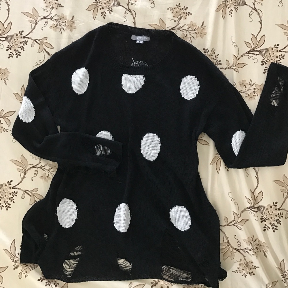 Polkadot destroyed hem sweater