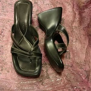Black  wedge heel  Hillard and Hanson slides