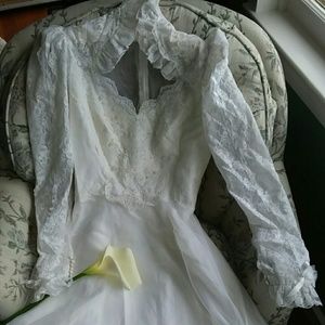 Vintage wedding dress