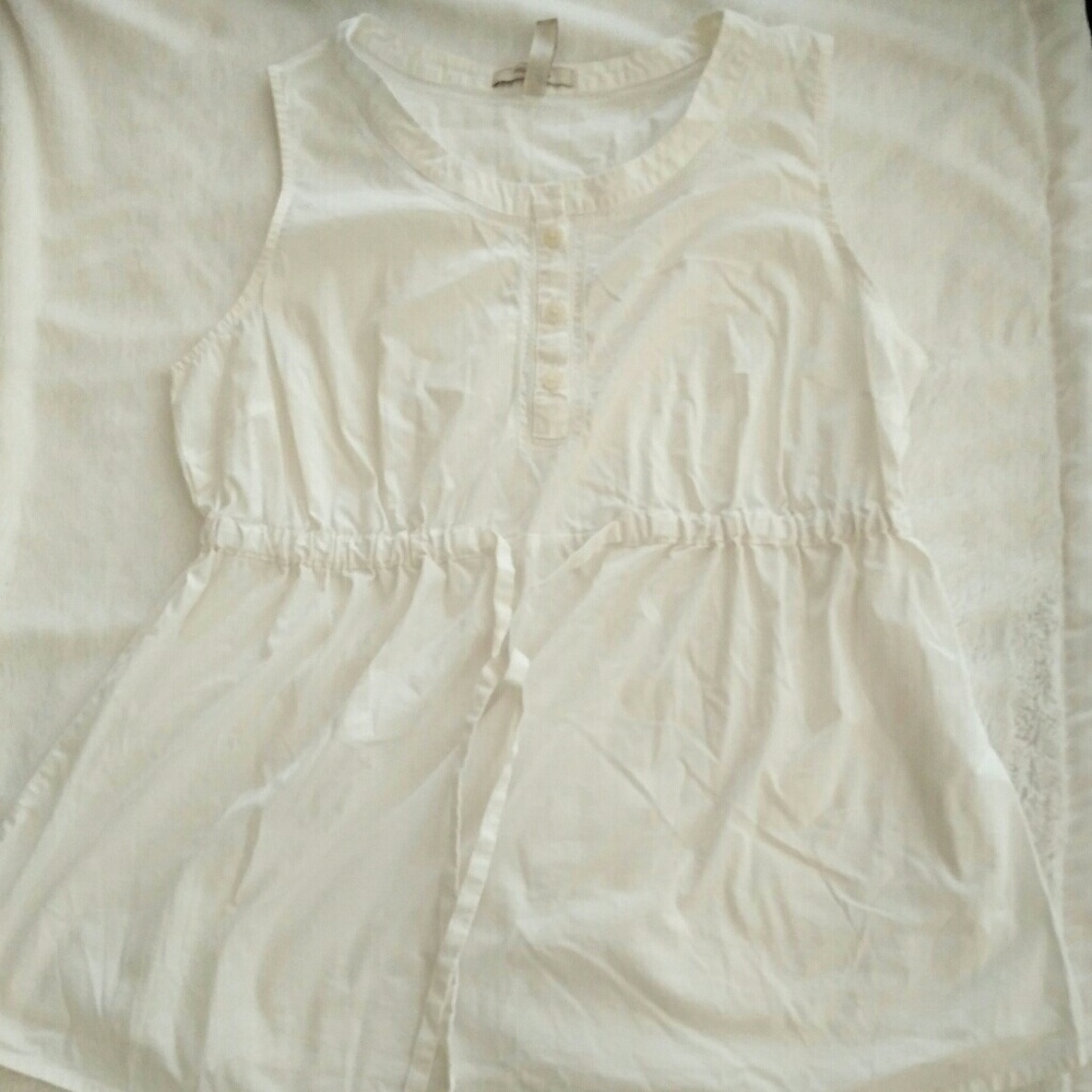 Cute old navy maternity top