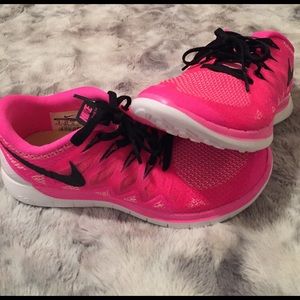 US women's 8 Nike Free 5.0