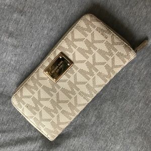 Large Michael Kors Cream Wallet
