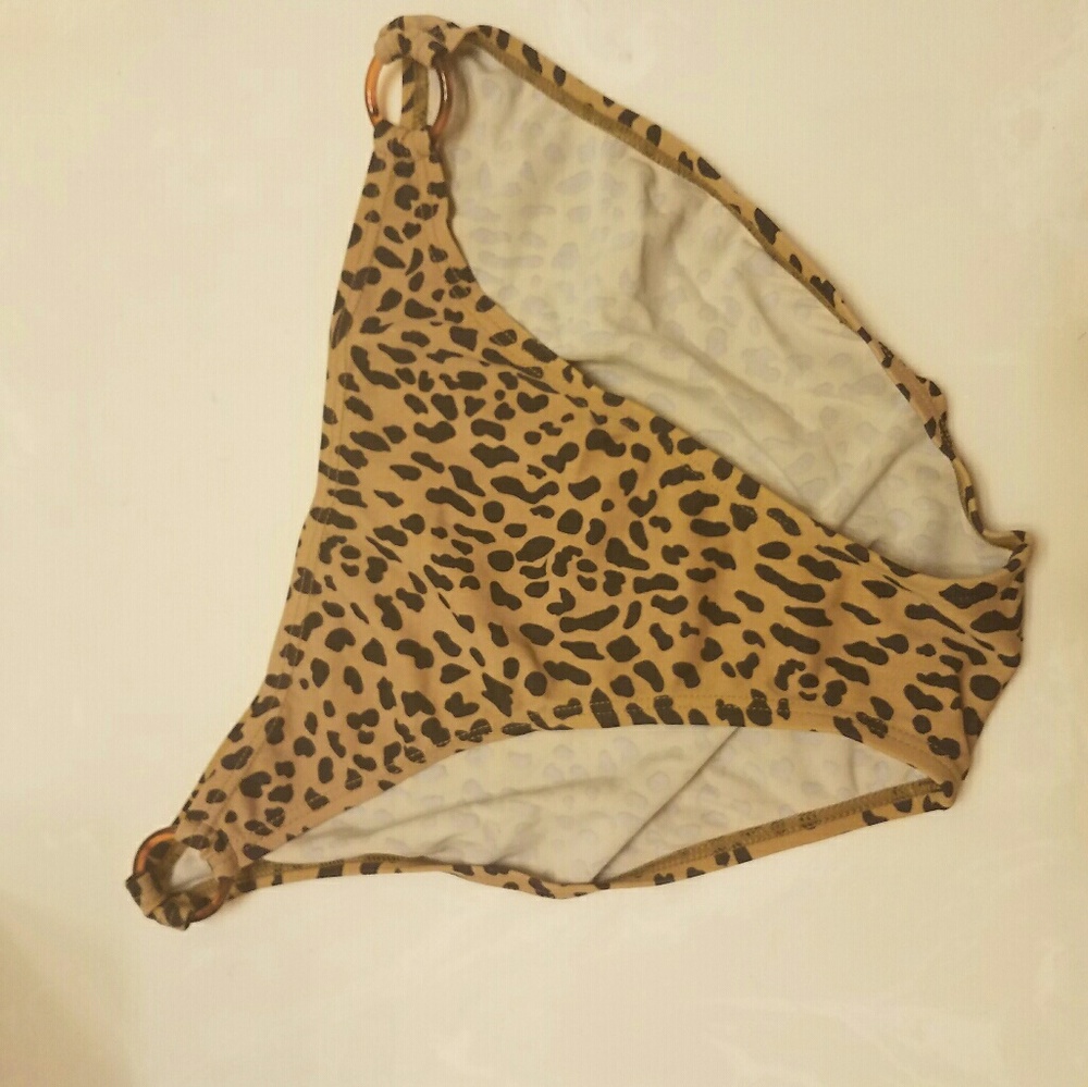 *SOLD*Cheetah bikini bottoms