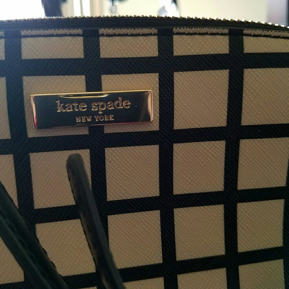 Kate Spade Crossbody - Picture 2 of 7