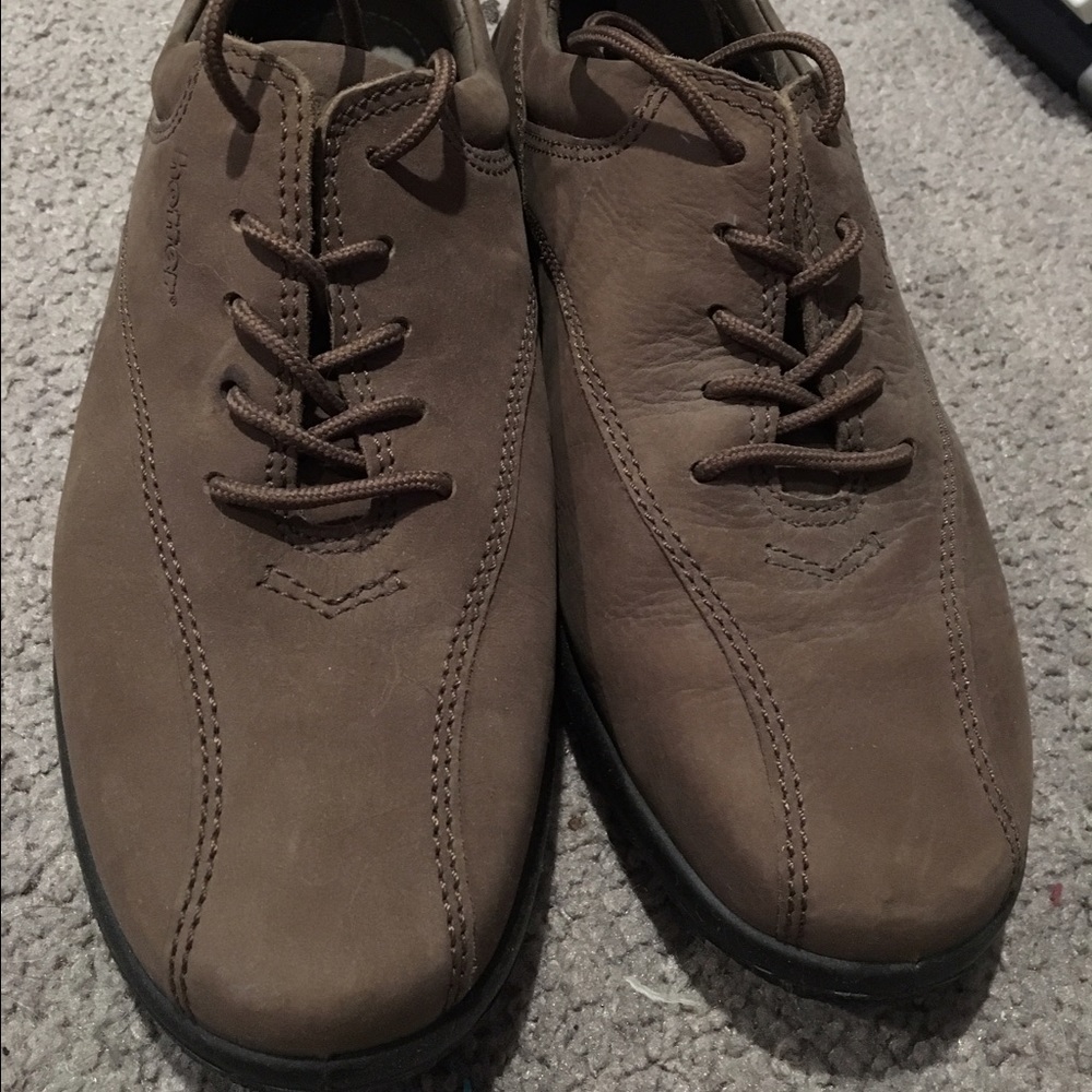 Dress shoes