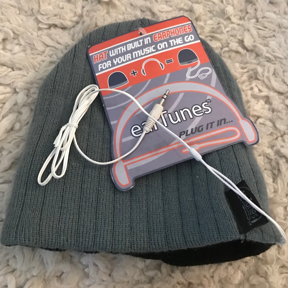 Eartunes Hat