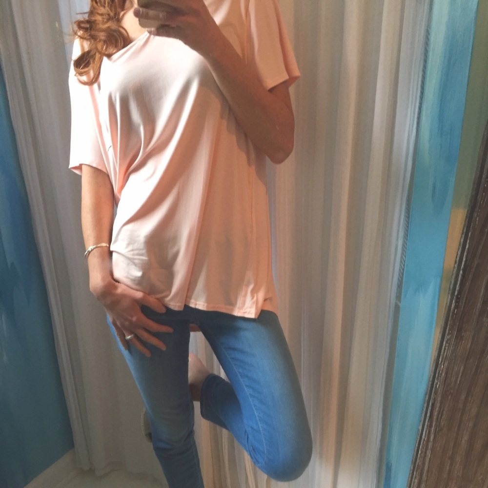 🌟 last one! Blush Oversize Pocket Tee - Picture 2 of 4