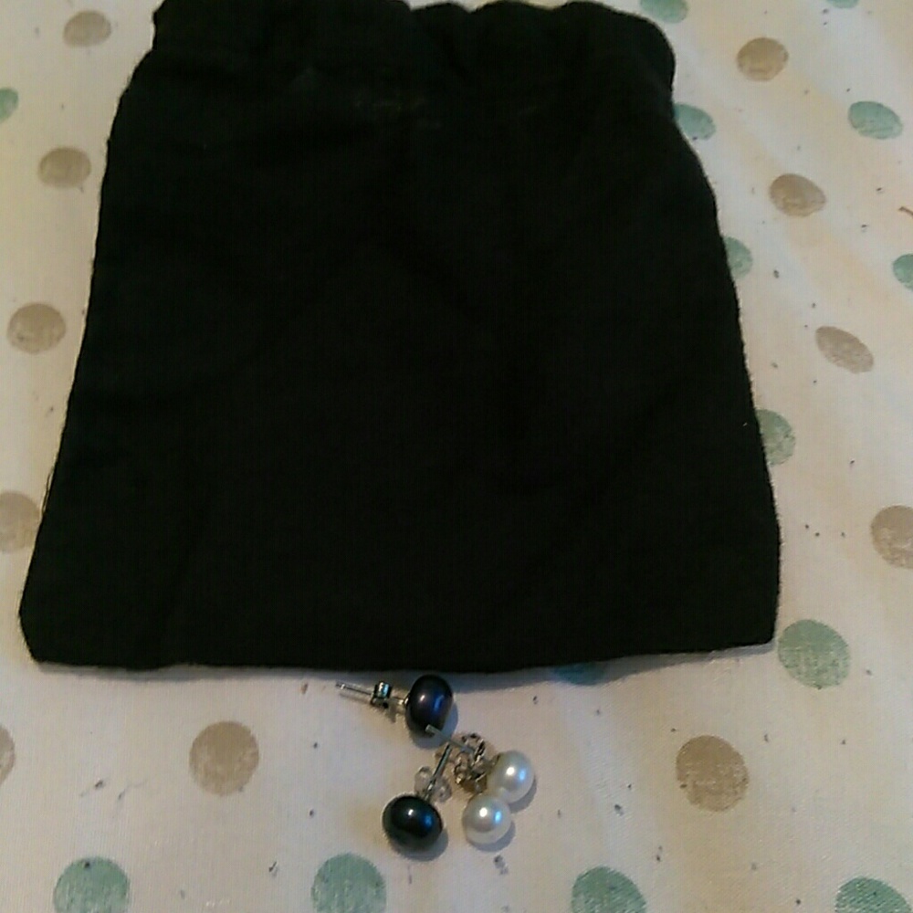 Genuine Pearl earrings in Sterling silver
