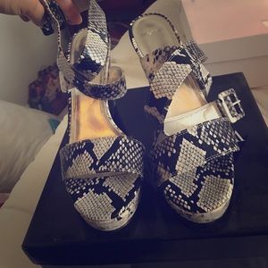 WHBM Snake skin shoes size 10