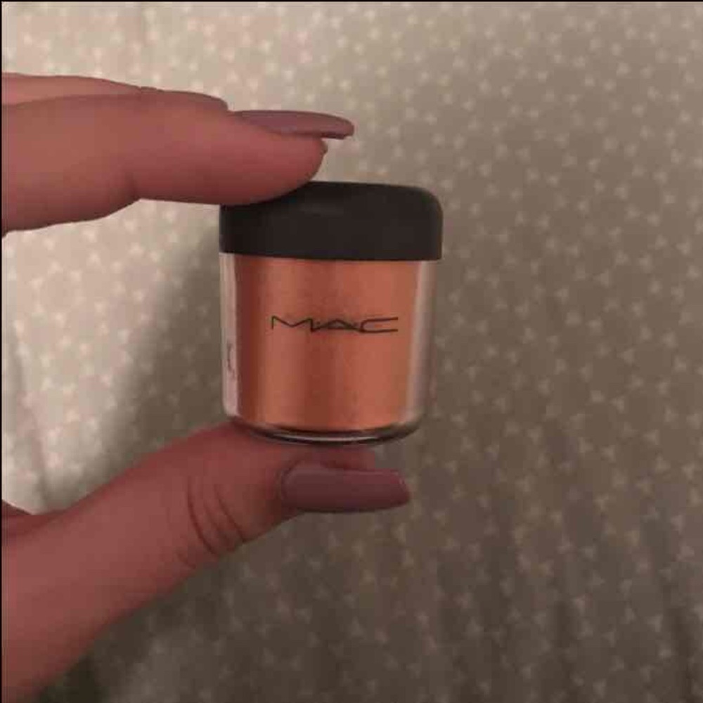 MAC Pigment