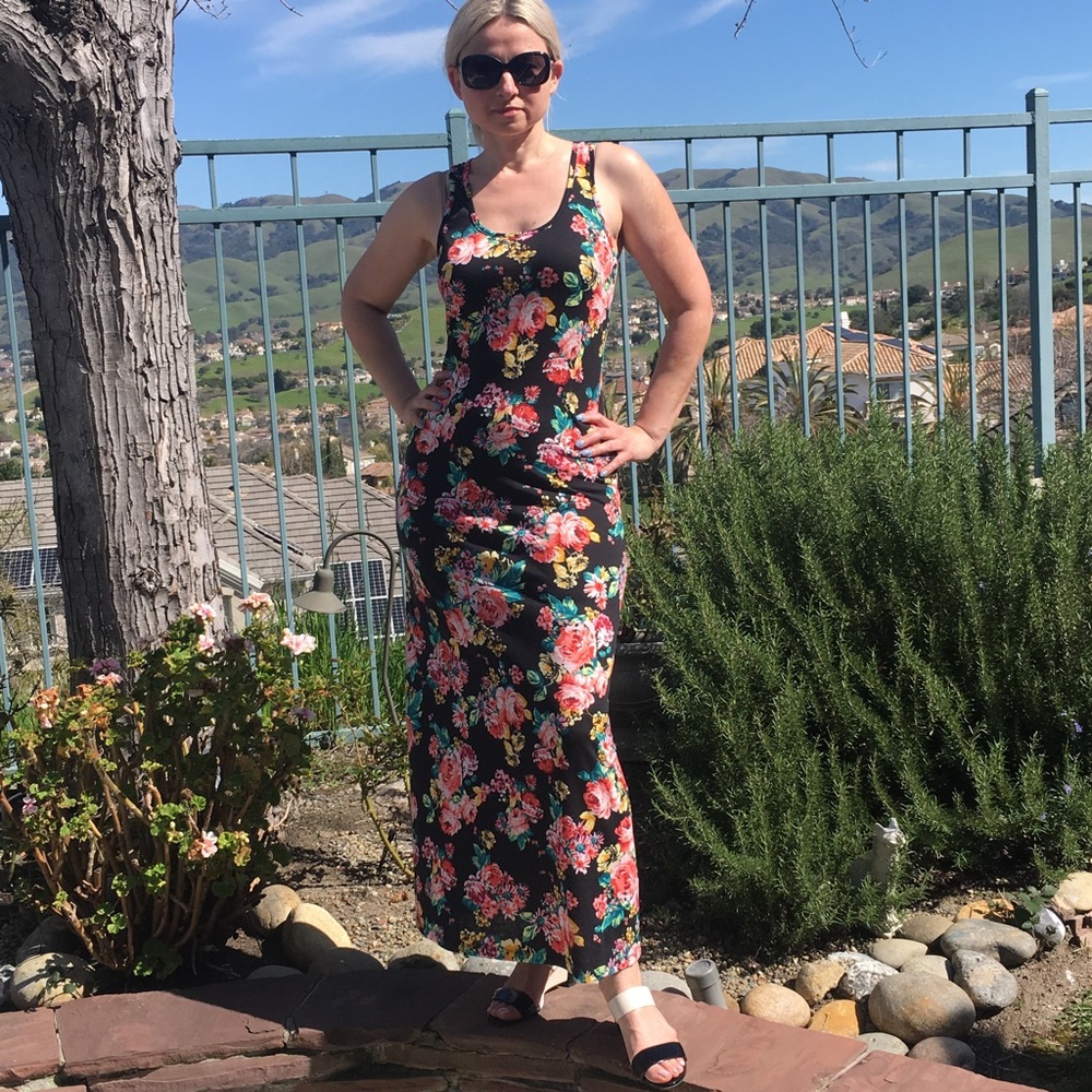 ❗️$5❗️Dress M floral summer stretch maxi long rose - Picture 3 of 8