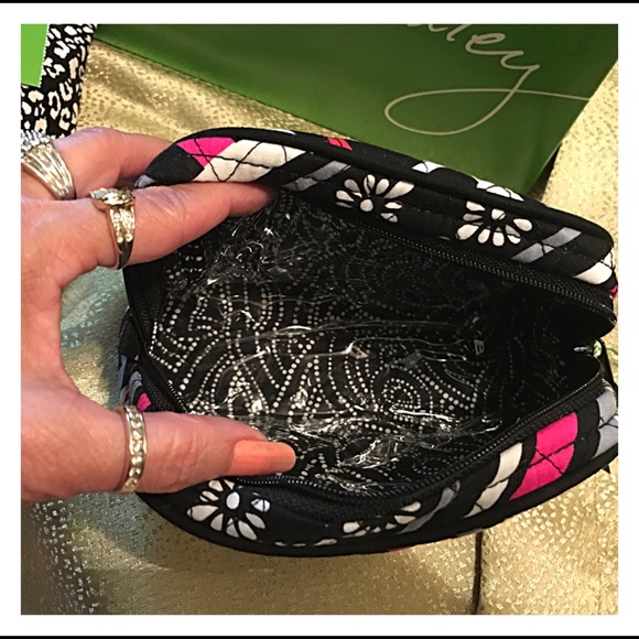 ❤️NWT Vera Cosmetic Case - Picture 3 of 4