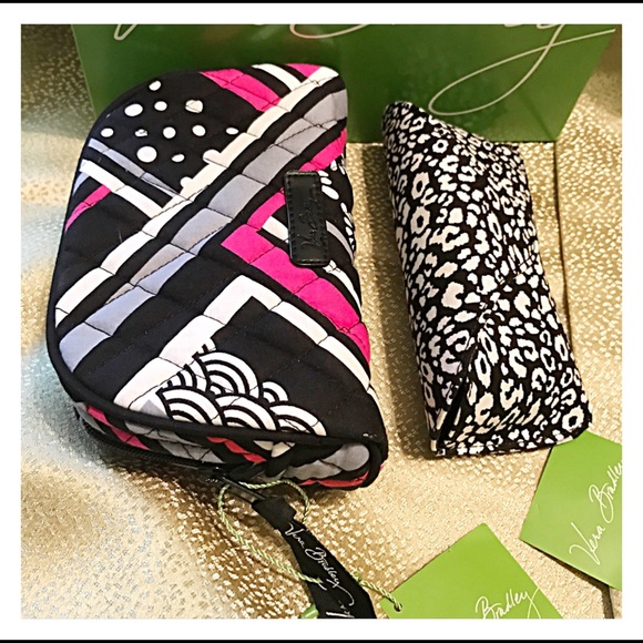 ❤️NWT Vera Cosmetic Case - Picture 4 of 4