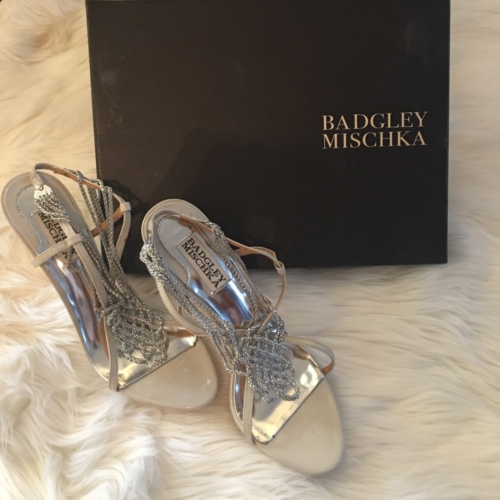 Never worn Badgley Mischka Remy heels