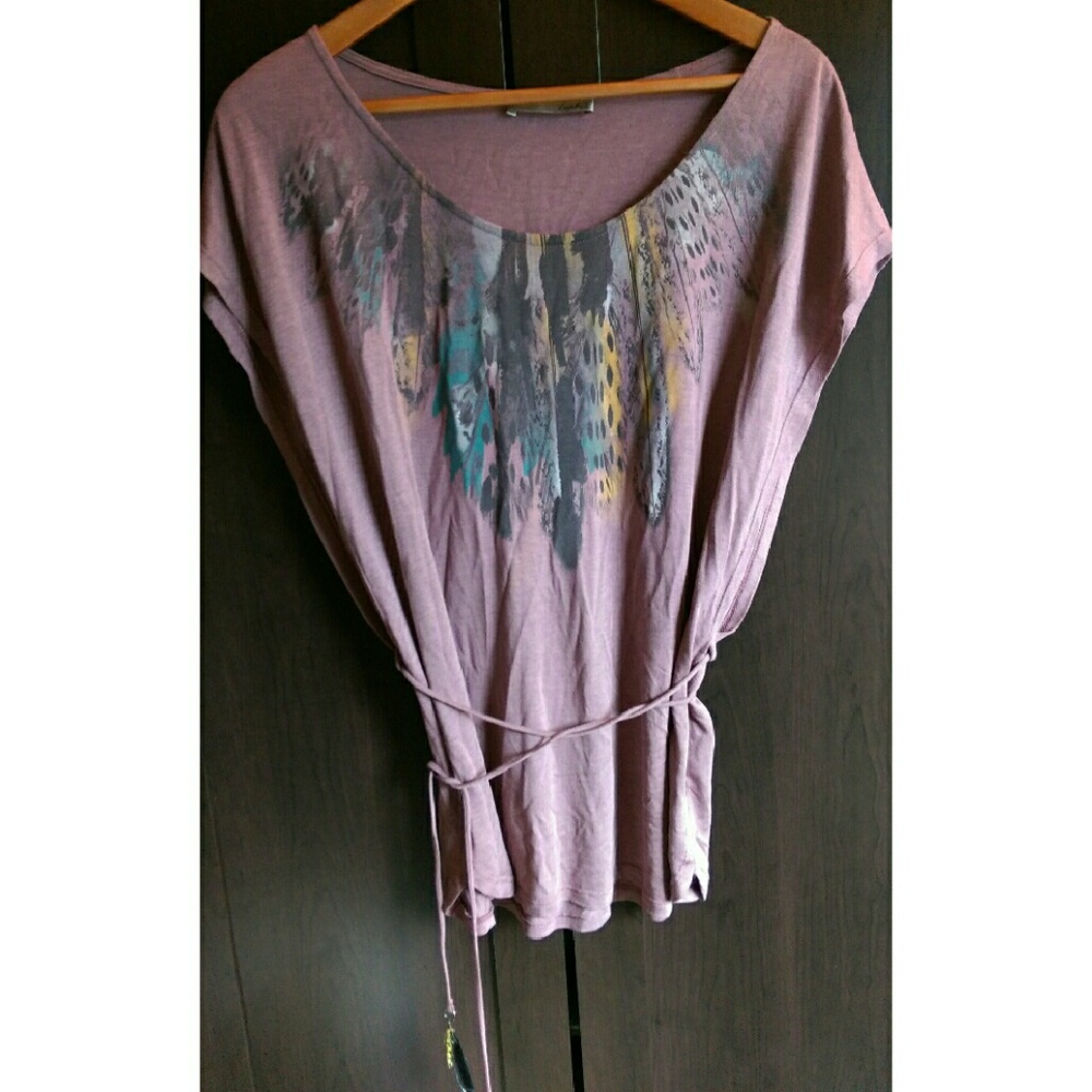 Boho Style Flowy Feather Graphic Top