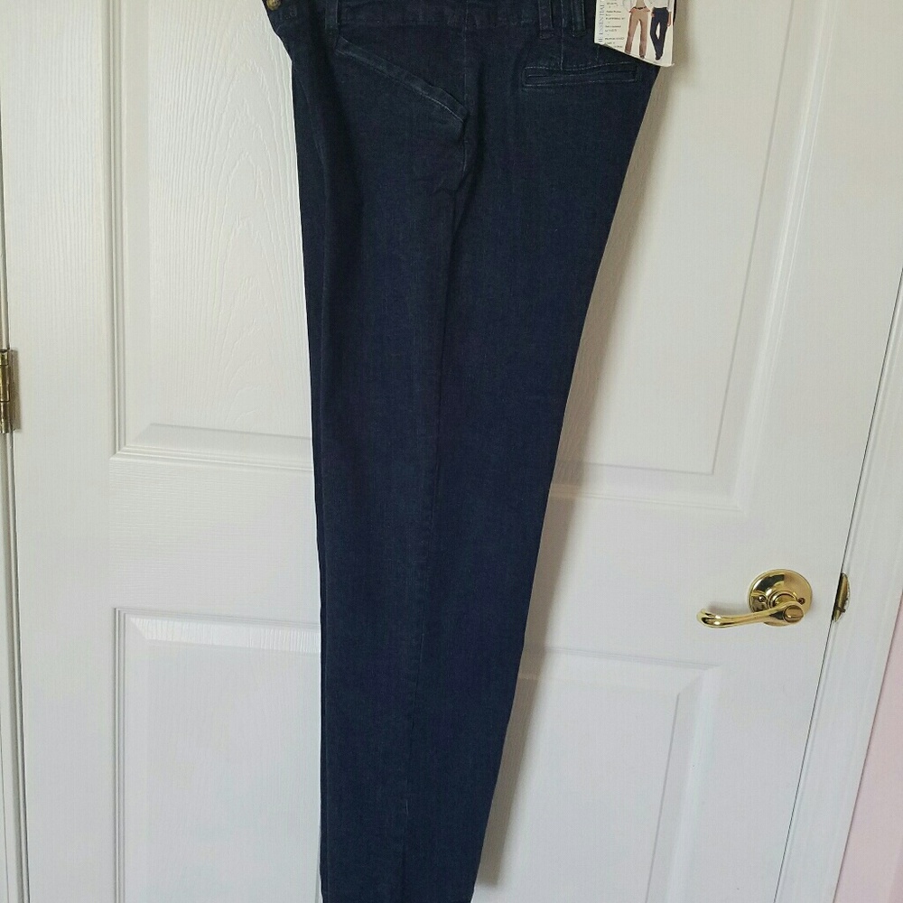 Brand New women's classic Jeans Size 10