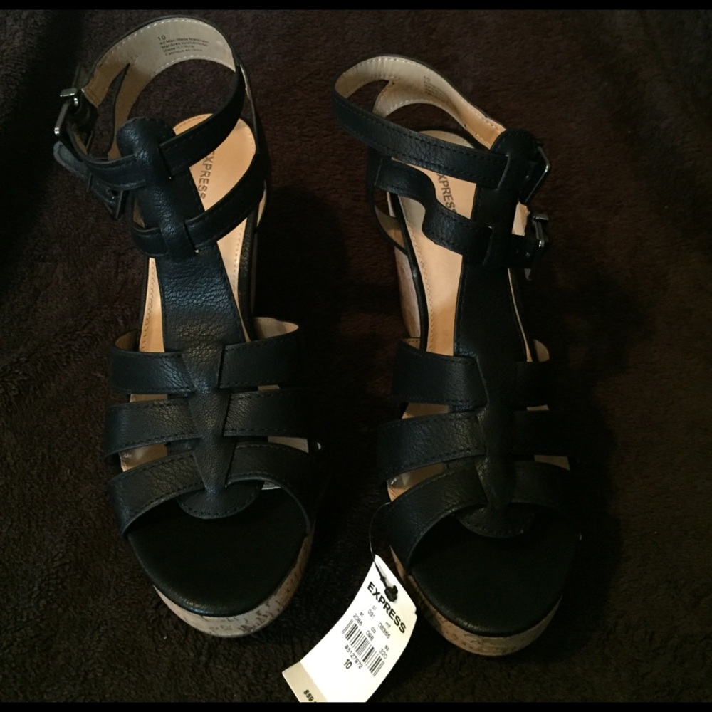 Express wedge platform sandals